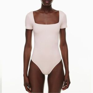 Contour Squareneck Shortsleeve Bodysuit